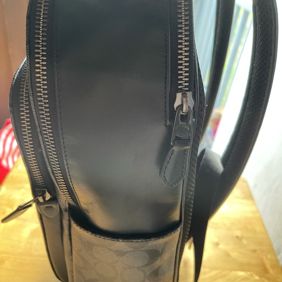 Authentic Coach Men’s Backpack - Picture 3 of 10